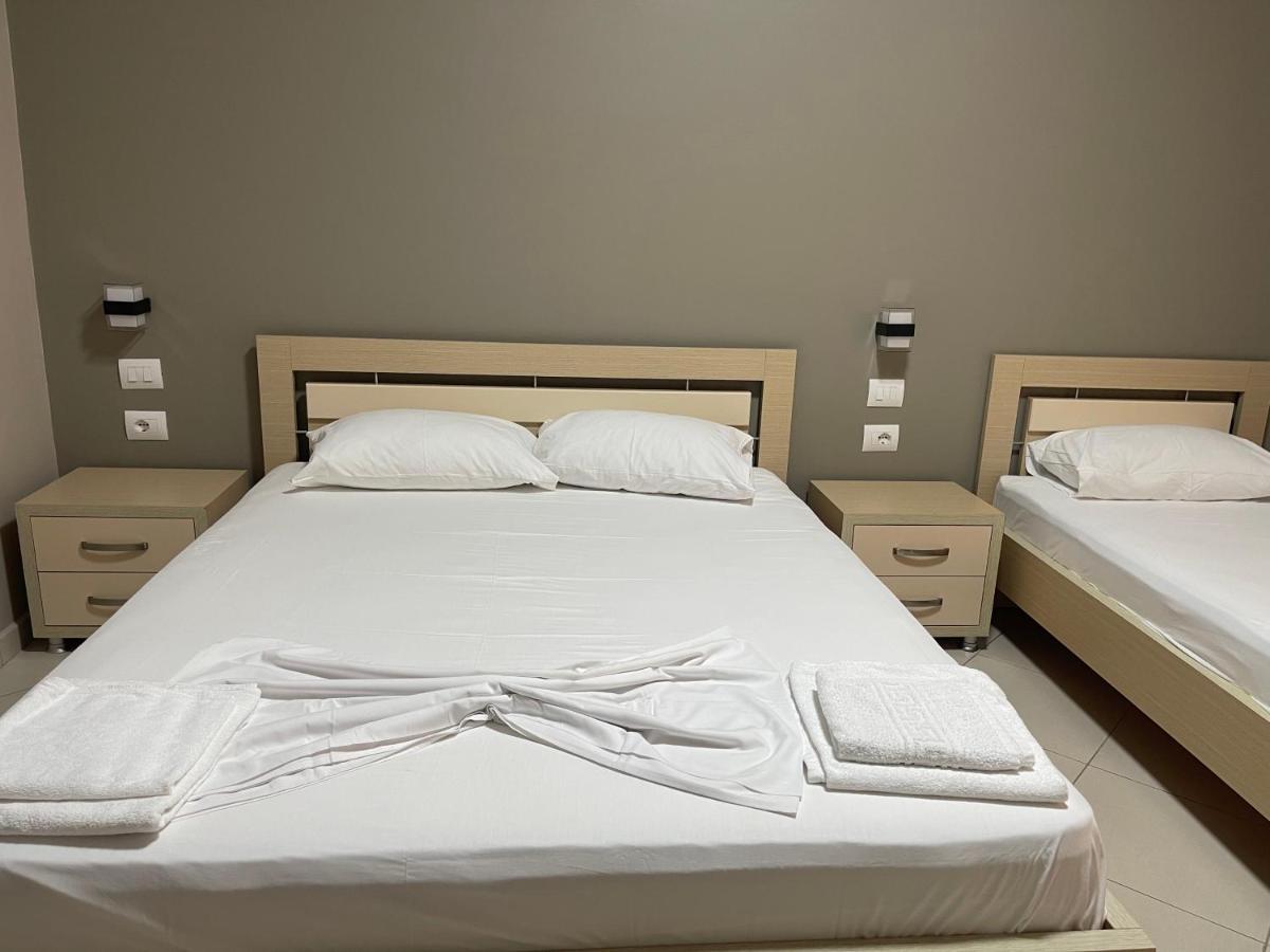 Season Inn Dhermi Exterior photo