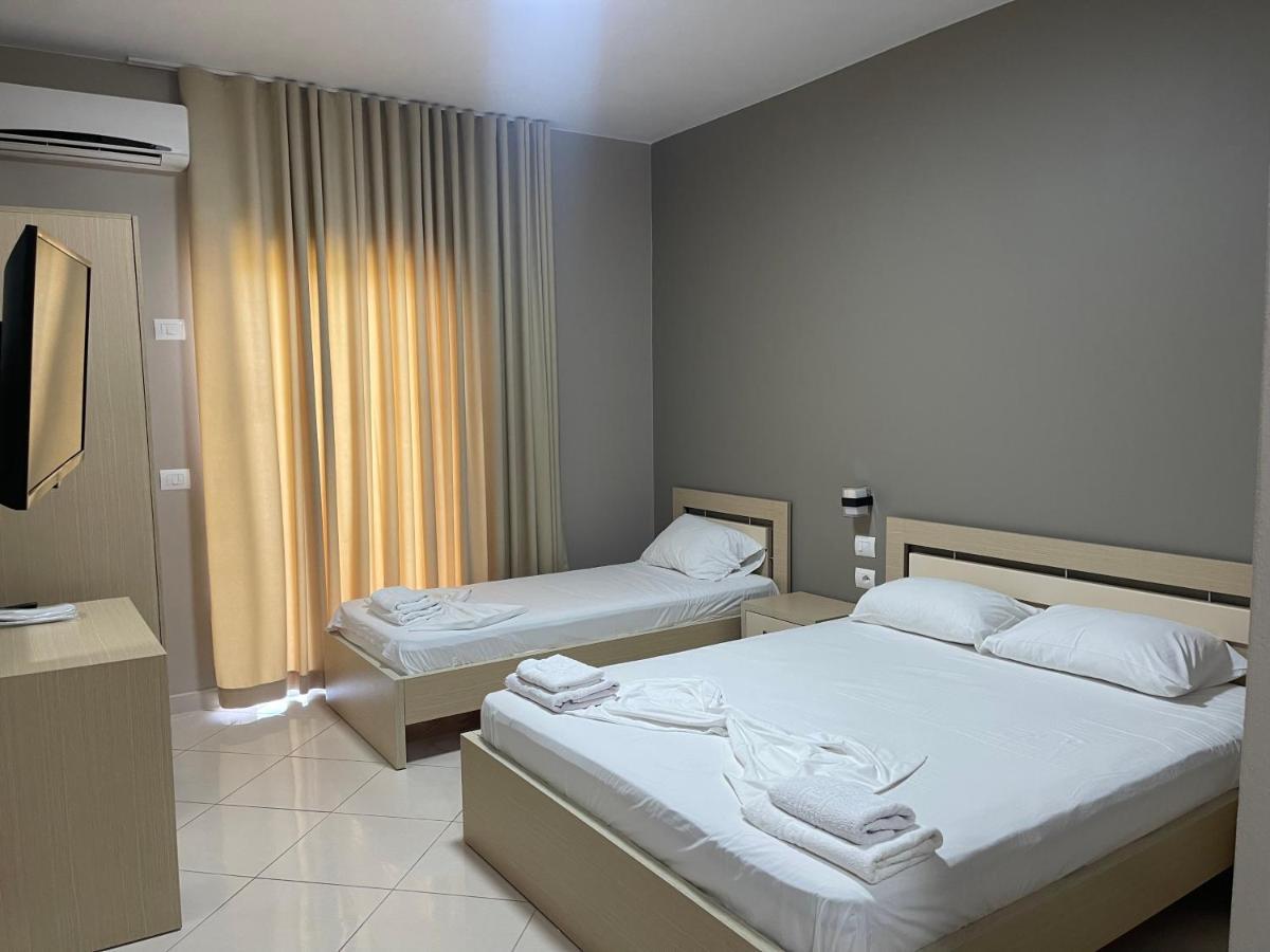 Season Inn Dhermi Exterior photo