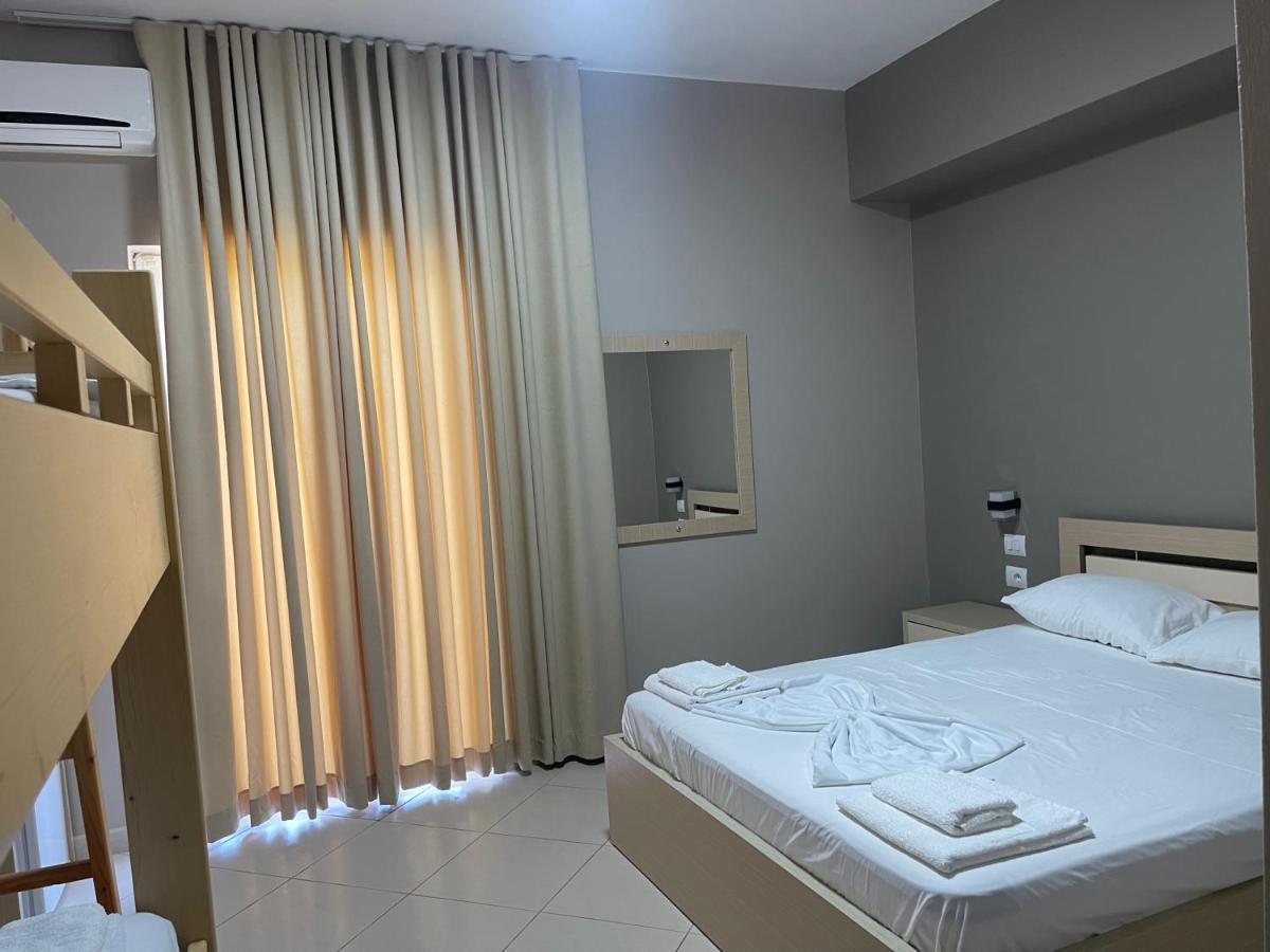 Season Inn Dhermi Exterior photo