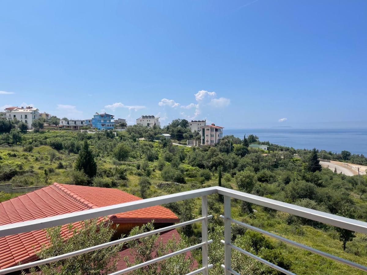 Season Inn Dhermi Exterior photo