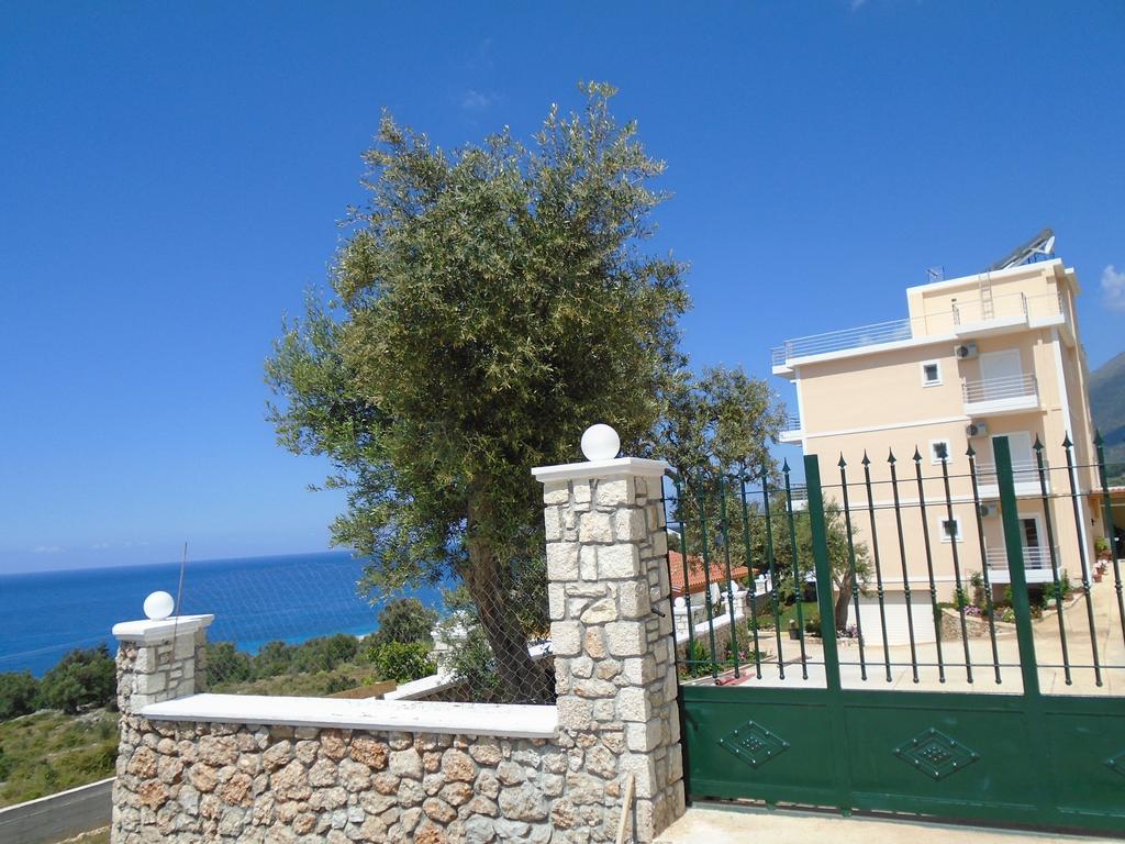 Season Inn Dhermi Exterior photo