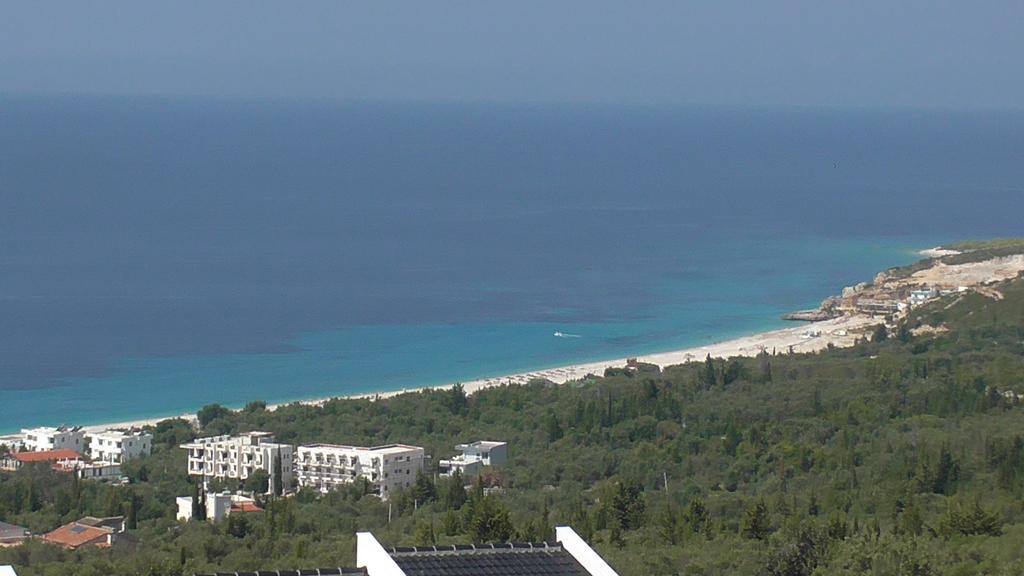 Season Inn Dhermi Exterior photo