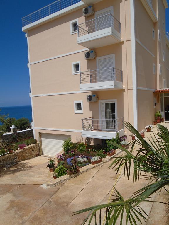 Season Inn Dhermi Exterior photo