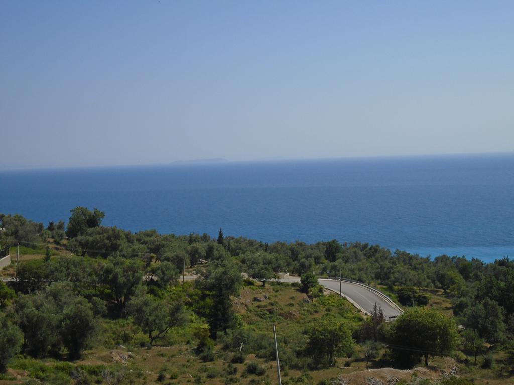 Season Inn Dhermi Exterior photo
