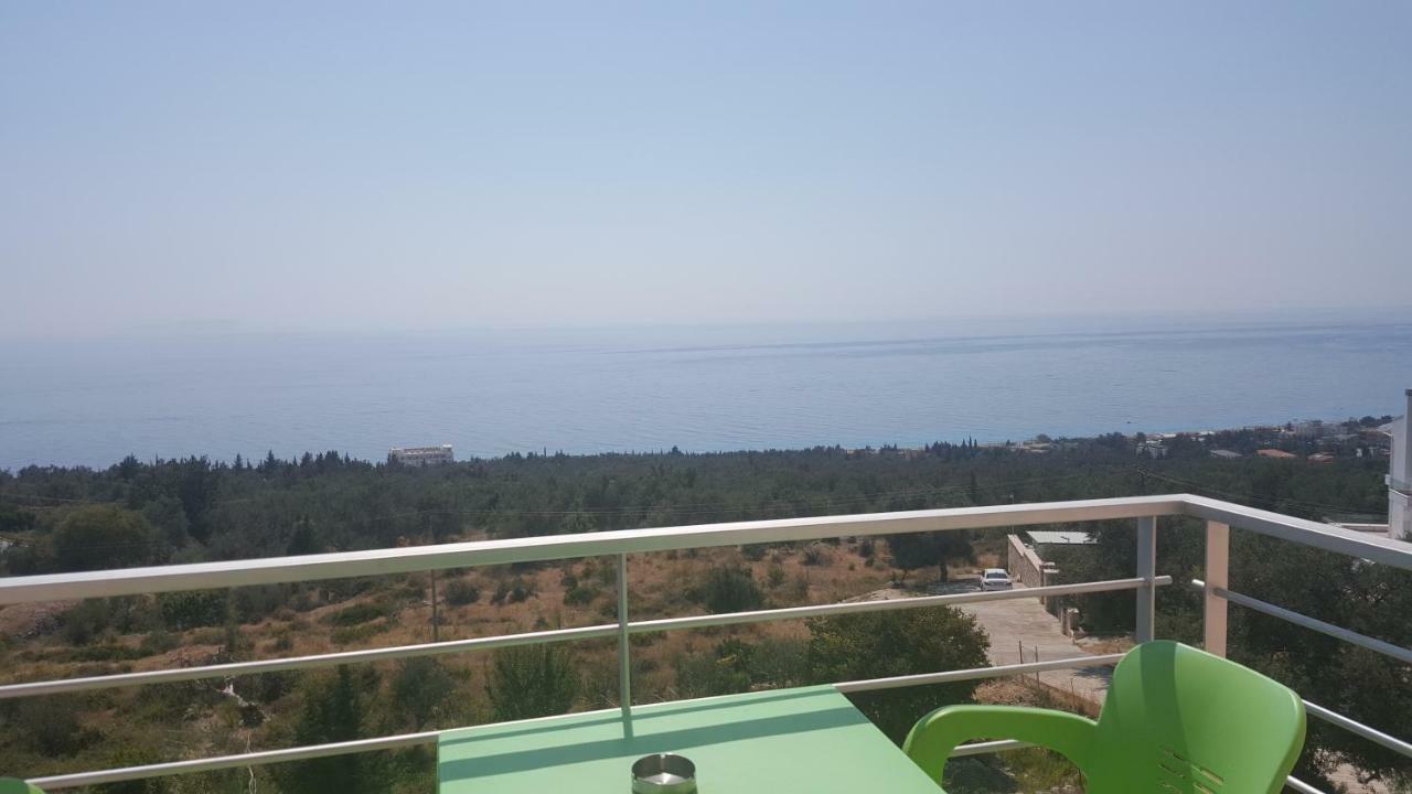 Season Inn Dhermi Exterior photo